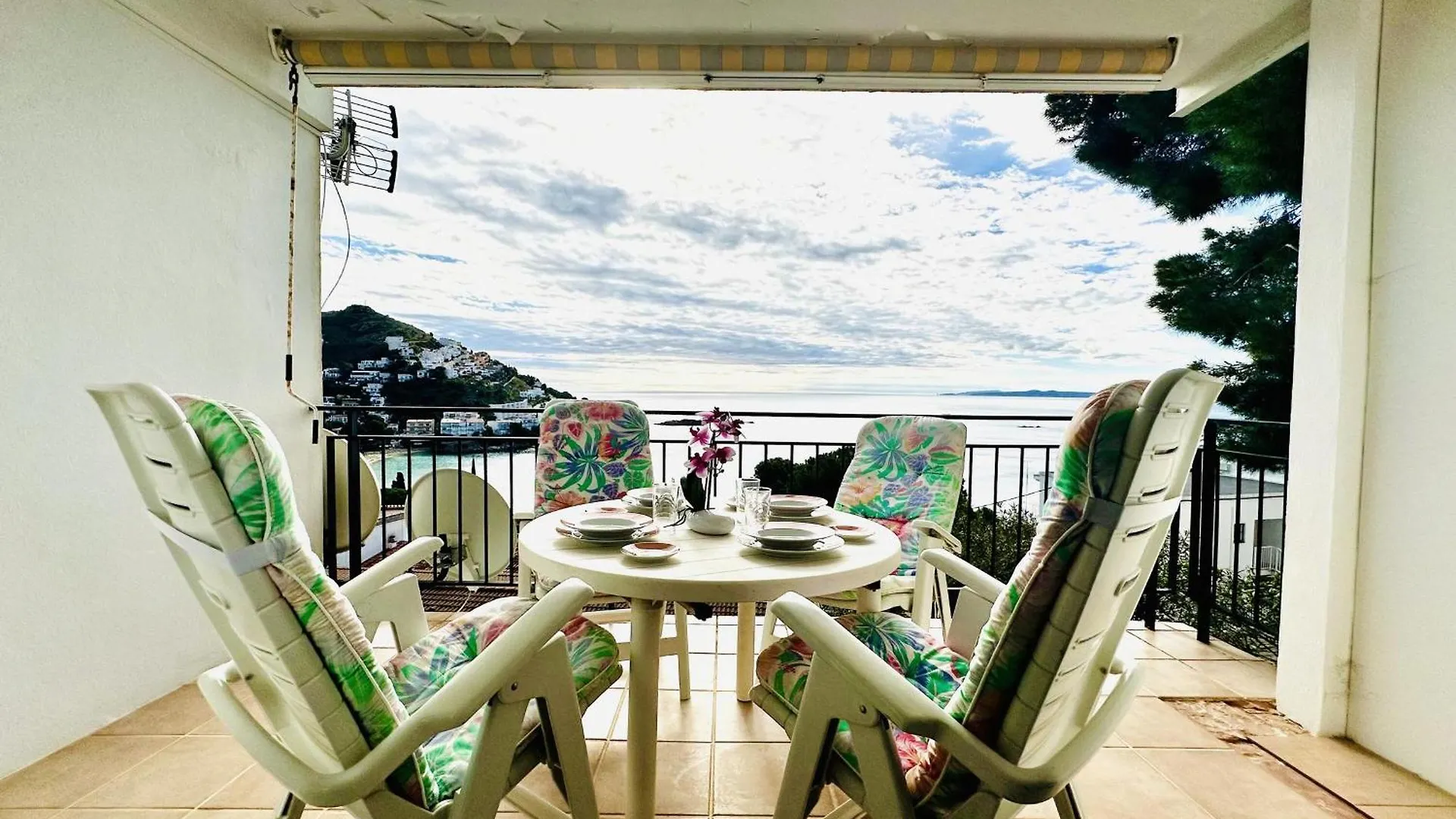 3385 Alarona B B4, Vistas Inmillorables A La Cala Playa De Canyelles. Para Relarse Y Disfrutar De La Brisa Del Mar. - Es-258-143 Roses Spain